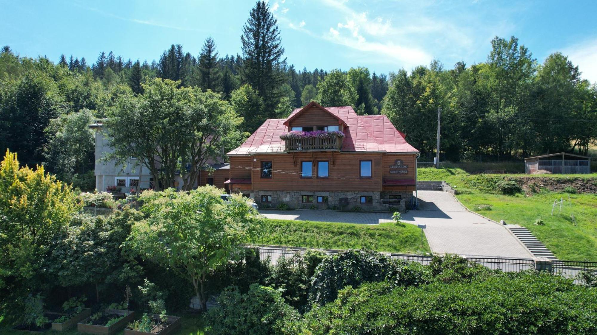 Świeradów-Zdrój Leonardo Guesthouse מראה חיצוני תמונה